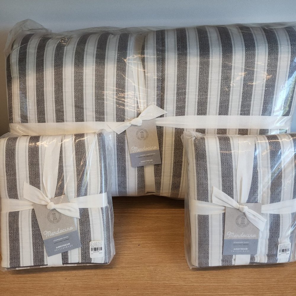 Pottery Barn Airstream Striped Mendocino Organic Cotton Comforter, Queen w shams
